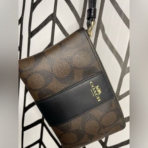 CACH WRISTLET